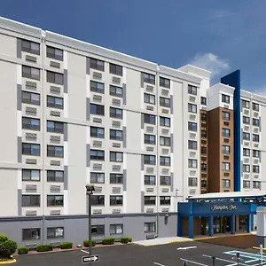 *** Hotell Hampton Airport USA